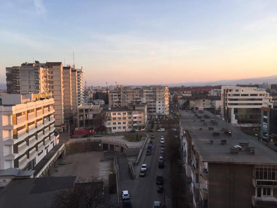 Salonul Rosu Apartment Bacău Exterior foto